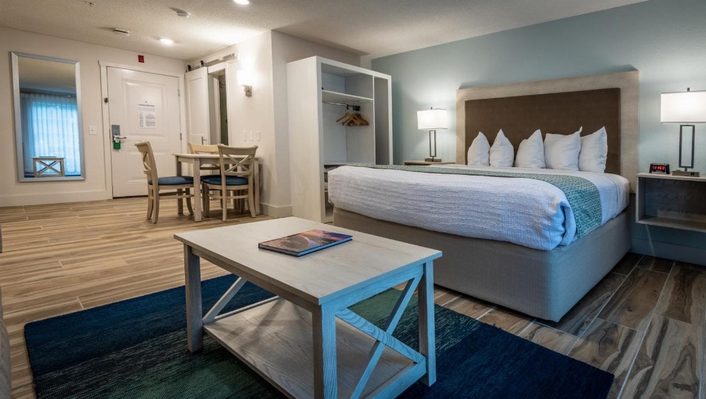 Palmera Inn and Suites